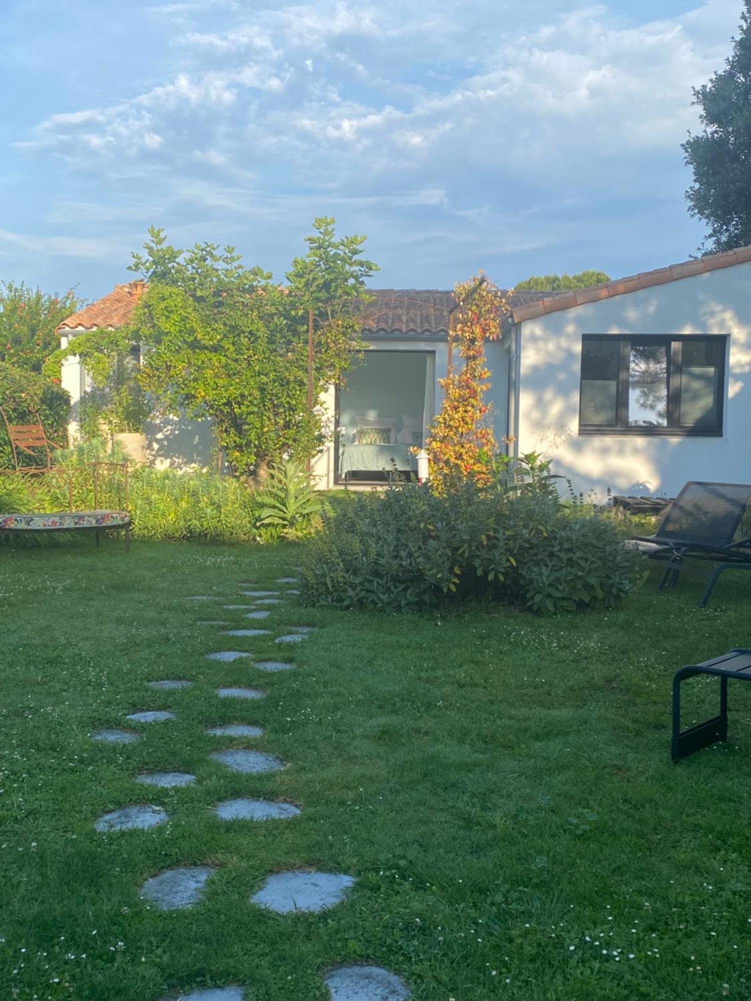 Le 5 Bis Bed & Breakfast Mornac-sur-Seudre Bagian luar foto